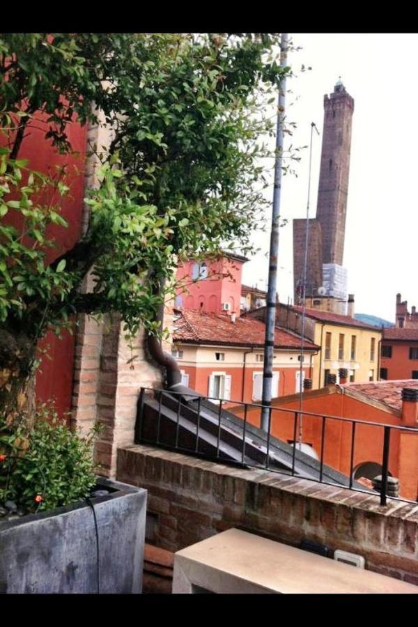 Sui Tetti Di Bologna Apartment Luaran gambar